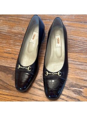 TALBOTS Brown leather shoes Size 10 N. Italian leather one and 1/4 inch heel